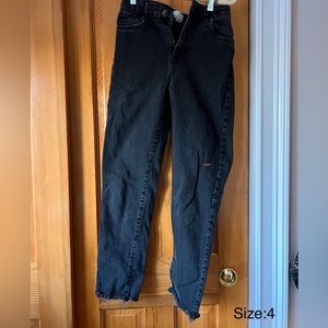 Black jeans fringe bottom (slight)